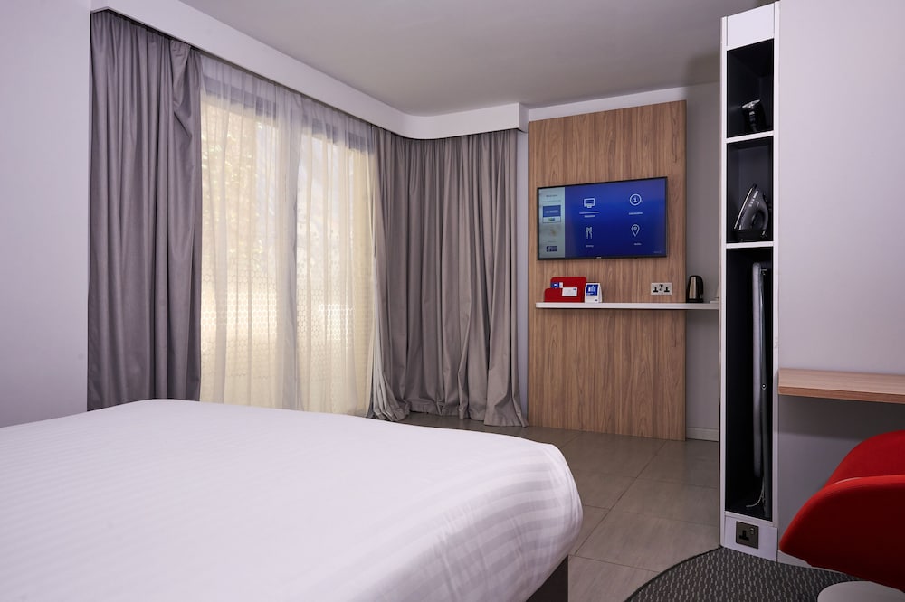 holiday inn express malta an ihg hotel