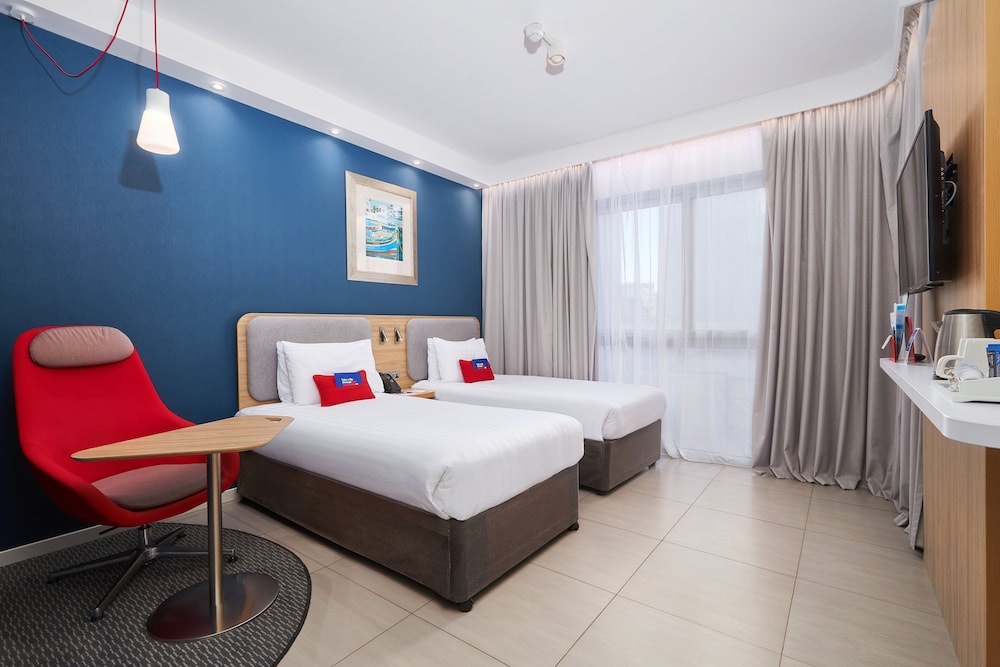 holiday inn express malta an ihg hotel