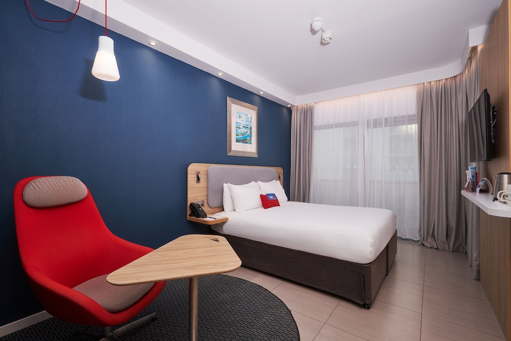 holiday inn express malta an ihg hotel