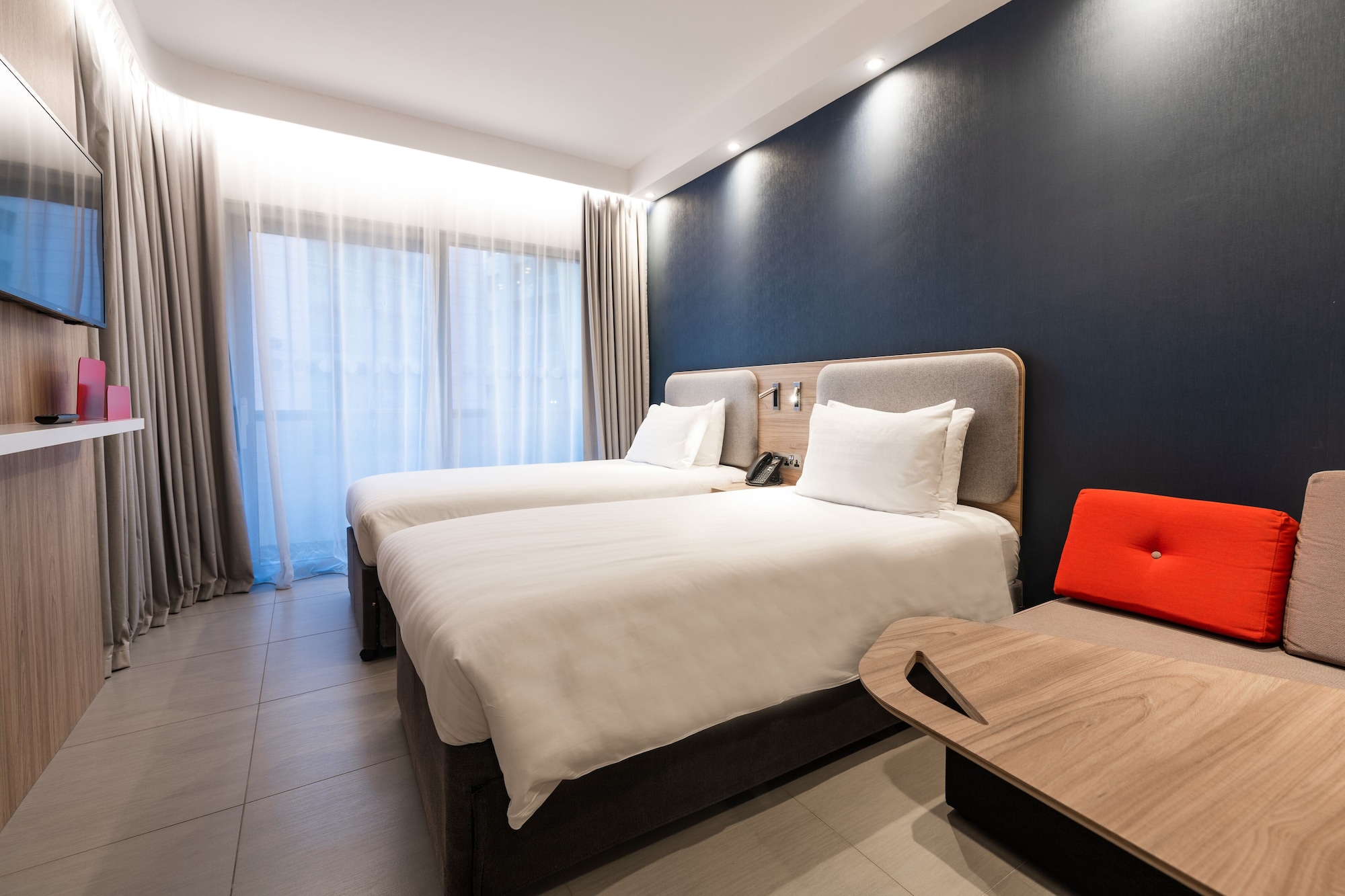 holiday inn express malta an ihg hotel