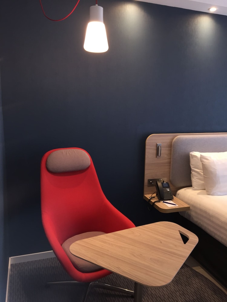 holiday inn express malta an ihg hotel