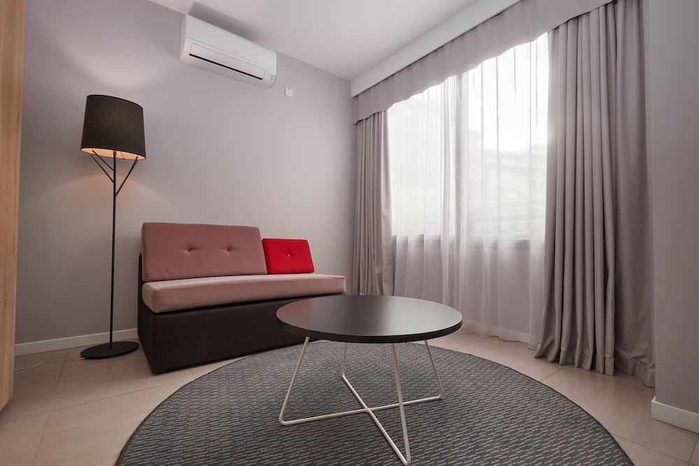 holiday inn express malta an ihg hotel