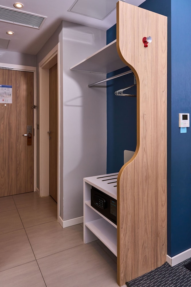 holiday inn express malta an ihg hotel