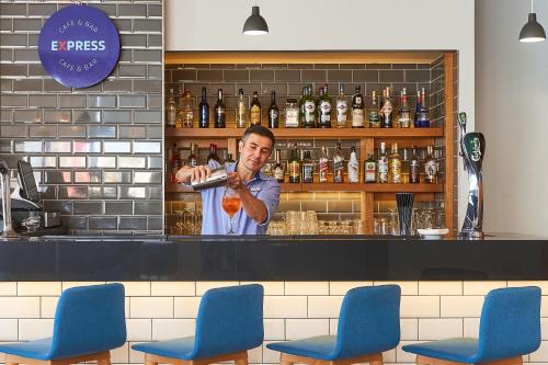 holiday inn express malta an ihg hotel