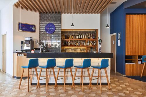 holiday inn express malta an ihg hotel