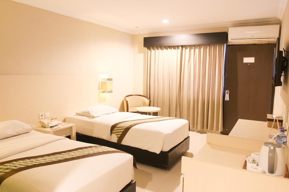 cakra kusuma hotel