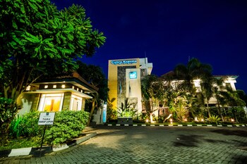 cakra kusuma hotel