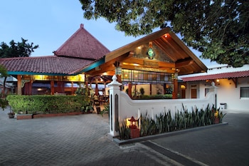 Cakra Kusuma Hotel,Magelang>>Depok,3 star