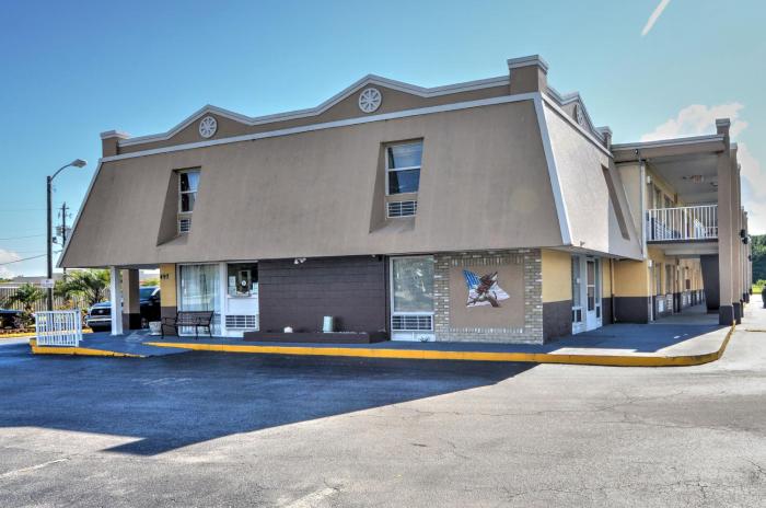 sunset inn