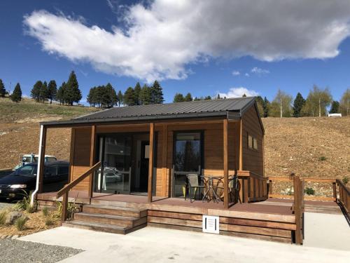 lakes edge lodge