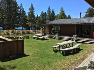 lakes edge lodge