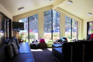 lakes edge lodge