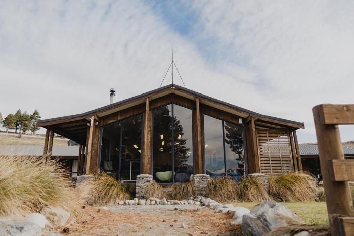 lakes edge lodge