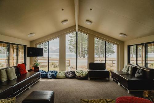 lakes edge lodge