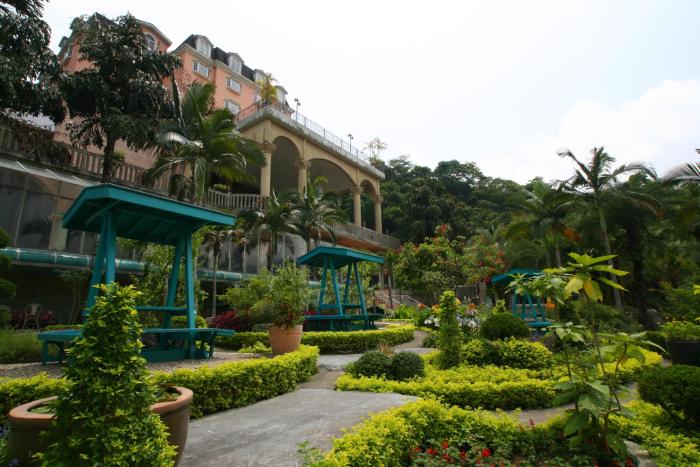 life leisure resort