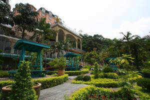 life leisure resort