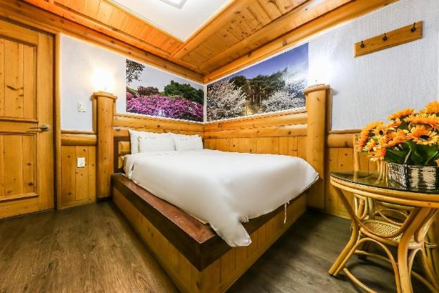 pine motel