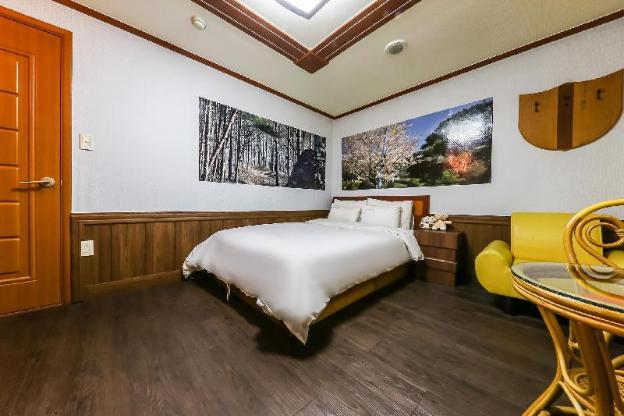 pine motel