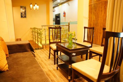 hotel mahishmati palace