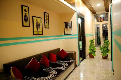 hotel mahishmati palace