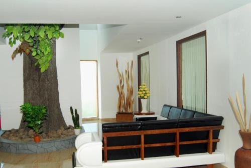 Nest N Mist,Vaduvanchal,4 star