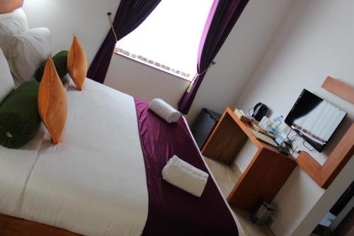Nest N Mist,Vaduvanchal,4 star