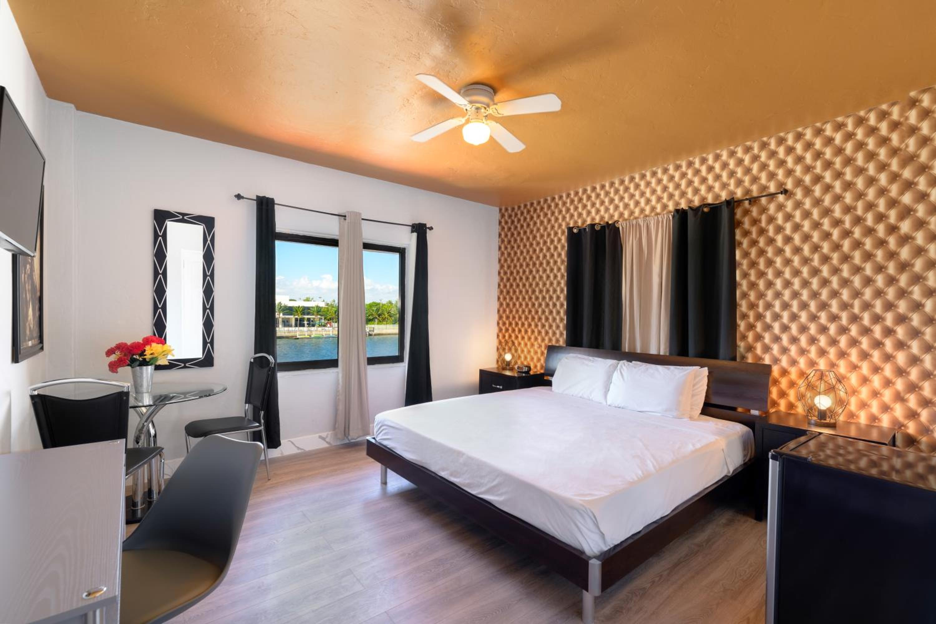 notebook miami beach