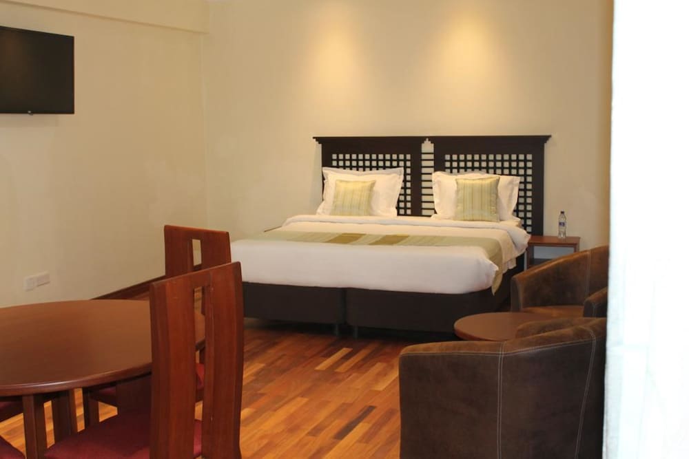 cranes suites hotel