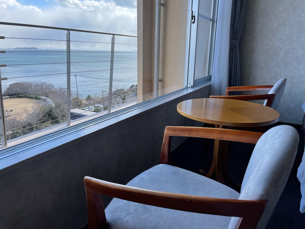 kamenoi hotel ako