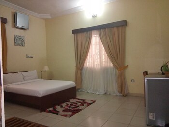 zeina suites abuja