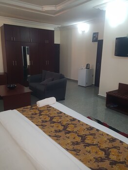 zeina suites abuja