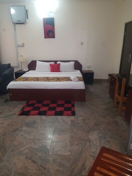 zeina suites abuja