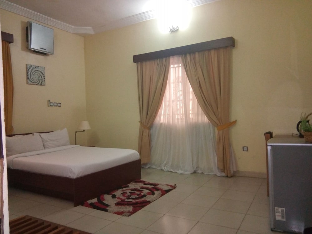 zeina suites abuja