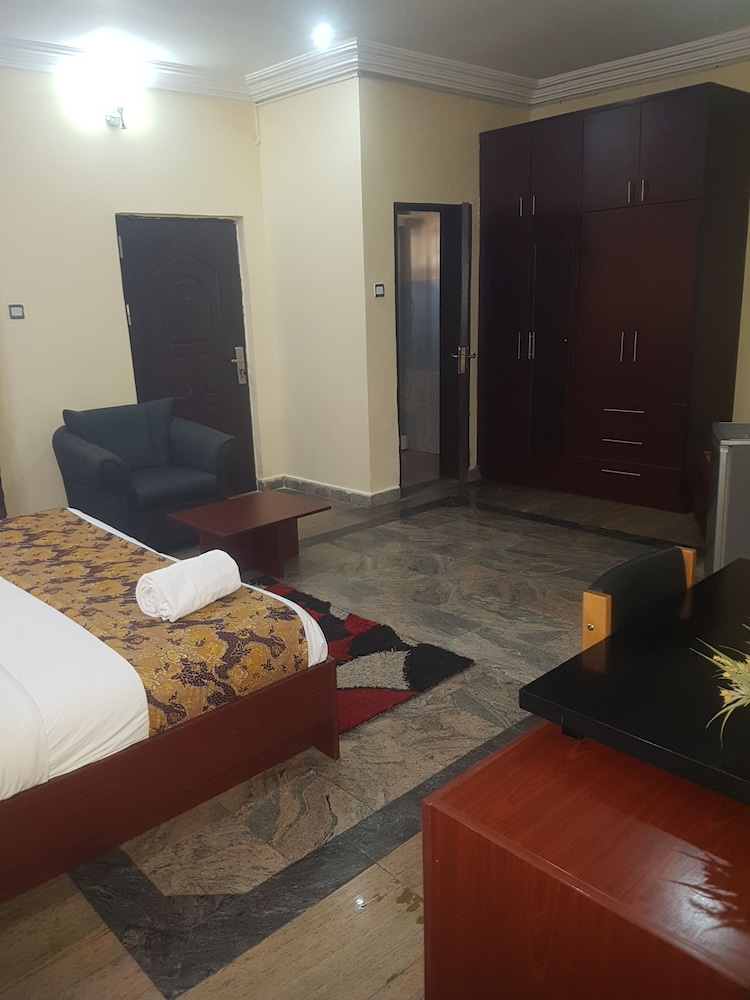 zeina suites abuja
