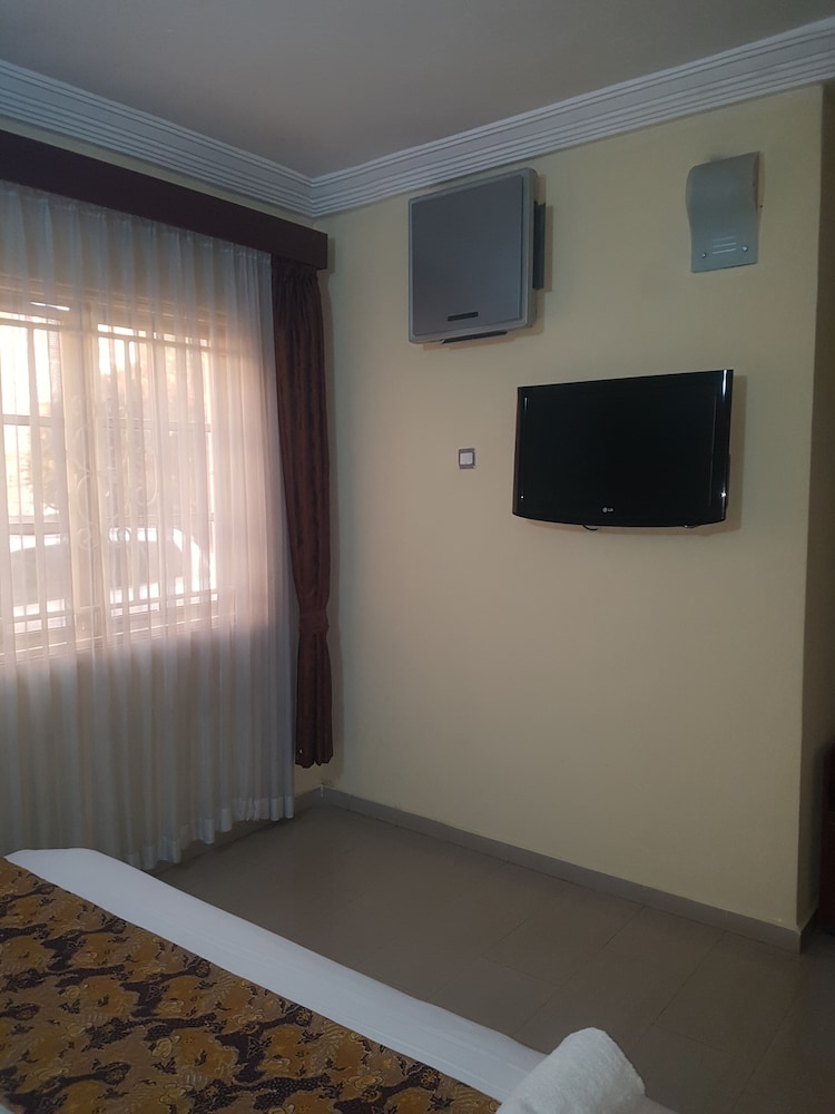 zeina suites abuja