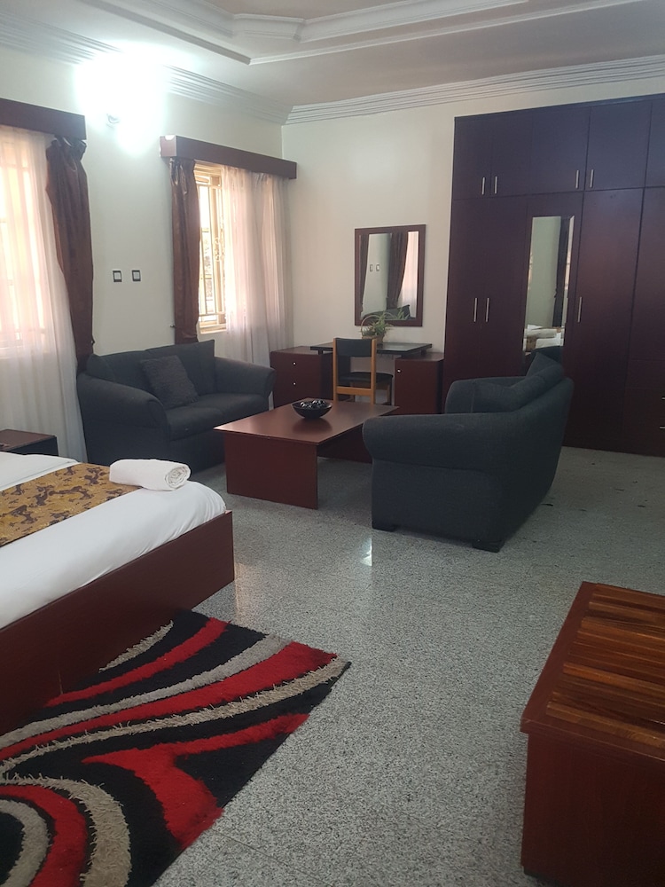 zeina suites abuja