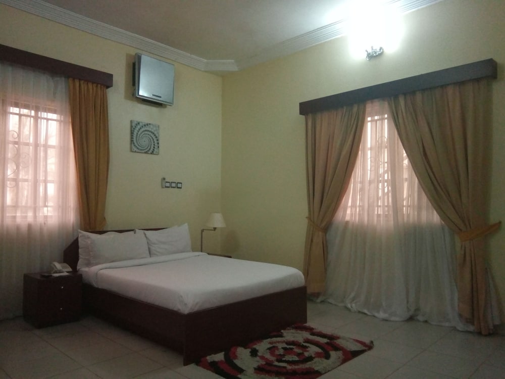 zeina suites abuja