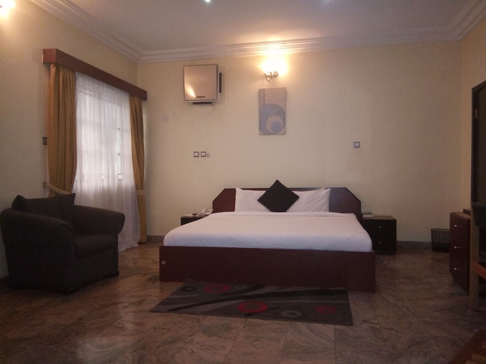 zeina suites abuja