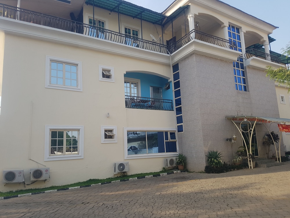 zeina suites abuja