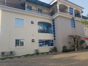 zeina suites abuja