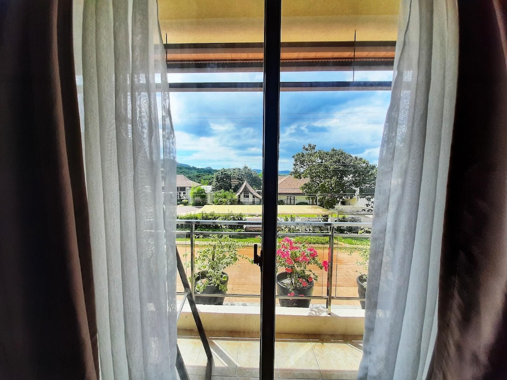 pearl vista de coron resort hotel