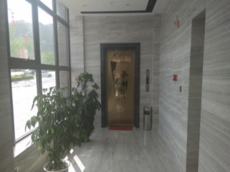 Iu Hotel Suining Shehong Bus Station,Nanchong>>Mianyang,3 star