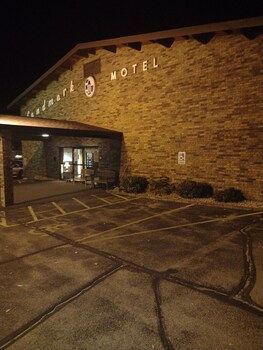 landmark motel