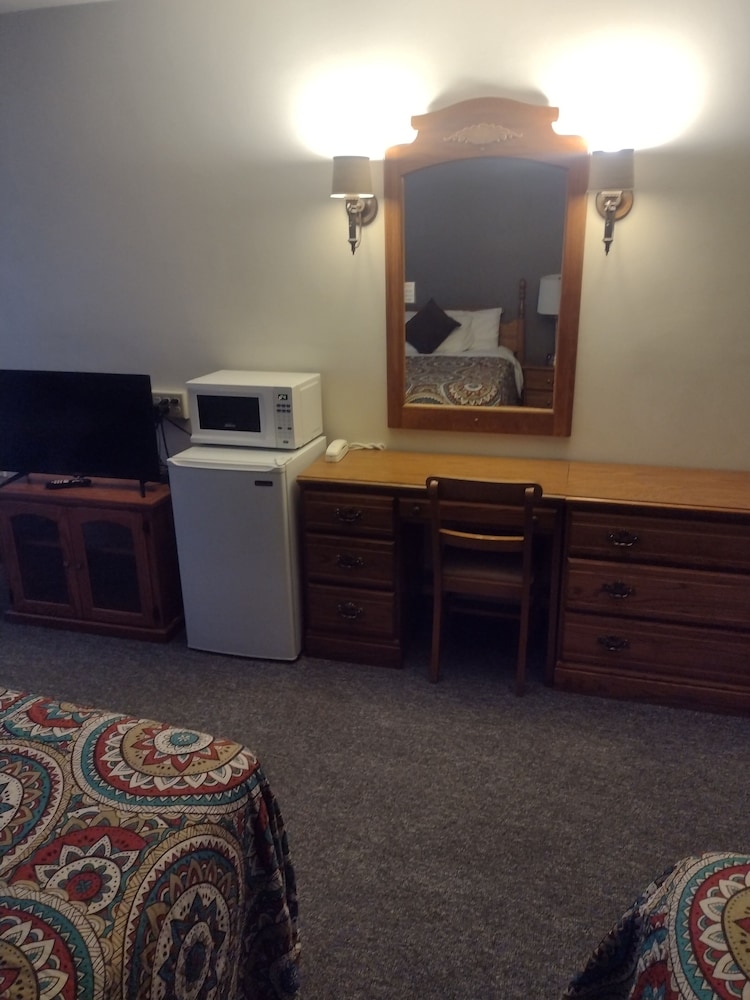 landmark motel