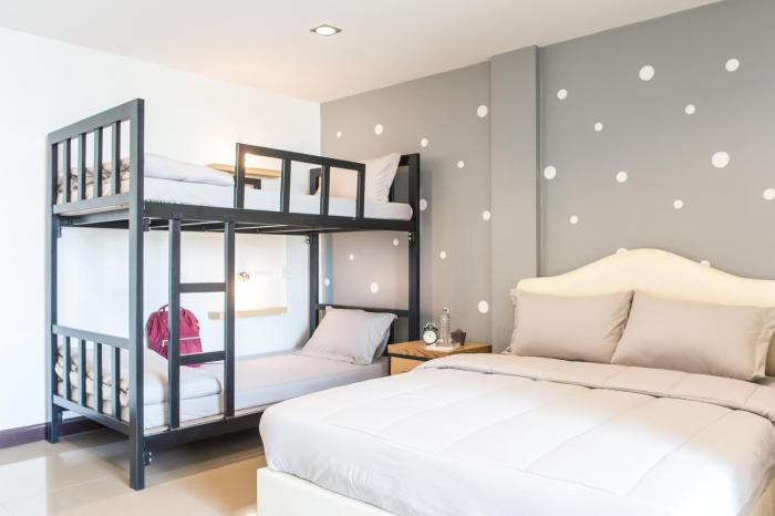 full stop hostel chiang mai