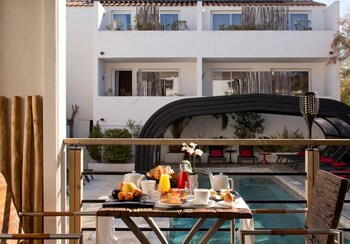 vila de la mar and spa