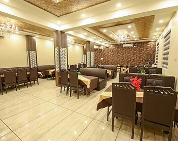 Sandalwood,,3 star