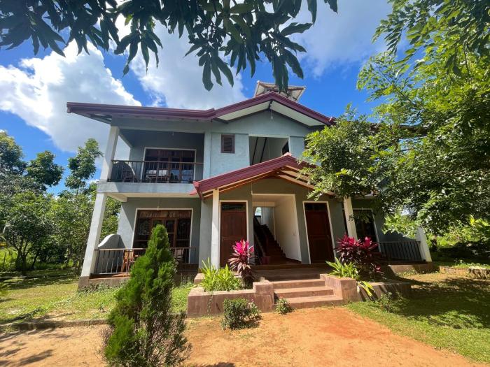 green hut hotel and restaurant