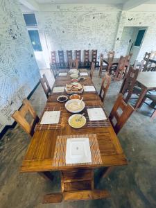 green hut hotel and restaurant