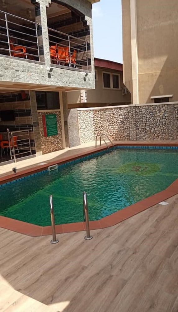 choice gate hotel and suites